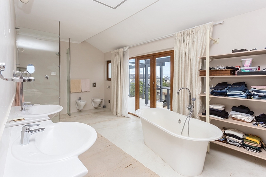 To Let 4 Bedroom Property for Rent in Atlantic Beach Golf Estate Western Cape